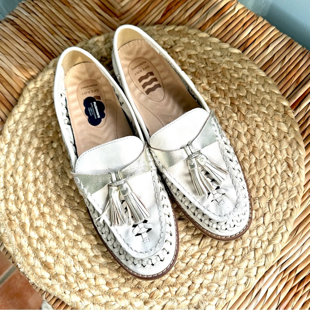 Sperry Seaport Penny PlushWave Woven Leather Tassel Loafer SZ 9 EUC Cream / Gold